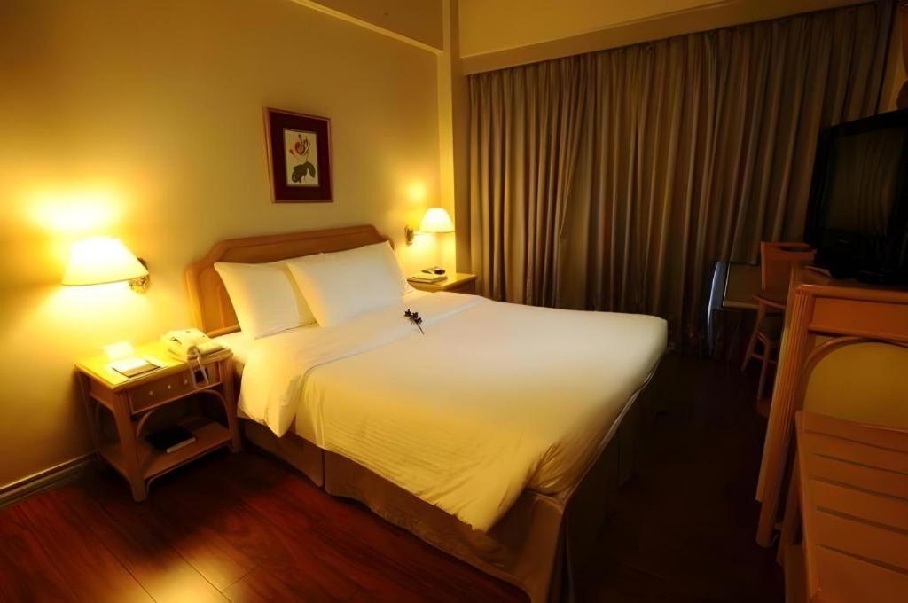 Casa Leticia Boutique Hotel Davao Exterior photo