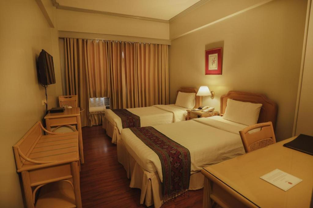 Casa Leticia Boutique Hotel Davao Exterior photo