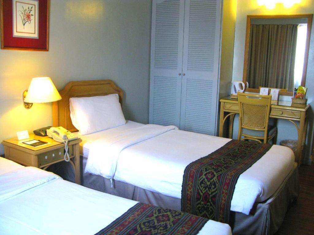 Casa Leticia Boutique Hotel Davao Exterior photo