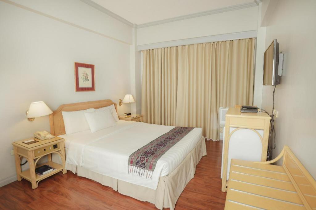 Casa Leticia Boutique Hotel Davao Exterior photo