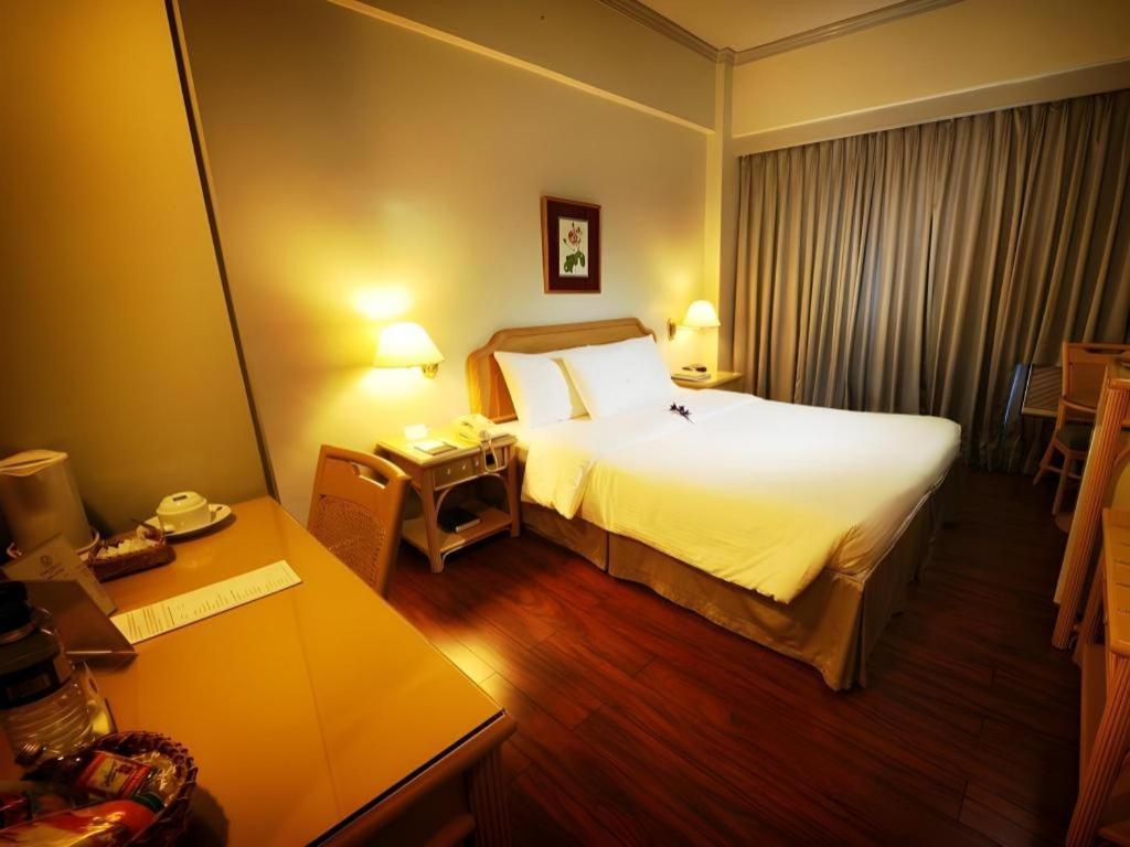 Casa Leticia Boutique Hotel Davao Exterior photo