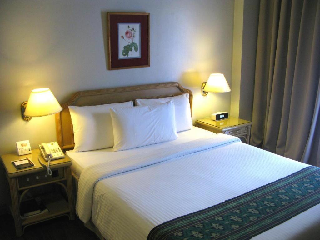 Casa Leticia Boutique Hotel Davao Exterior photo