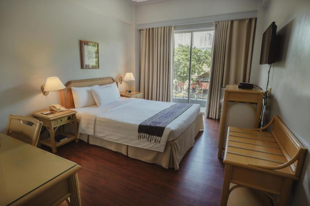 Casa Leticia Boutique Hotel Davao Exterior photo